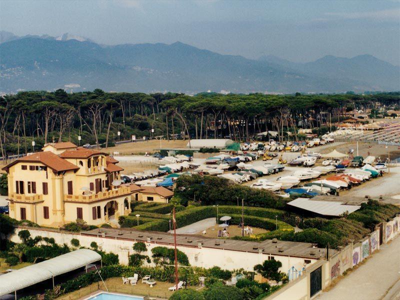 Ostello Apuano Marina Di Carrara Eksteriør billede