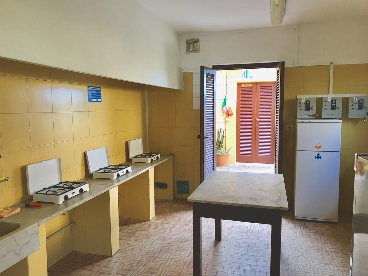 Ostello Apuano Marina Di Carrara Eksteriør billede